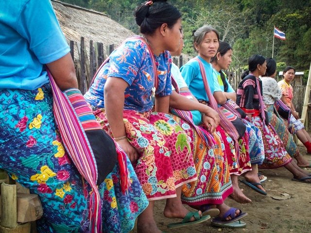 lahu women dressed in casual colours